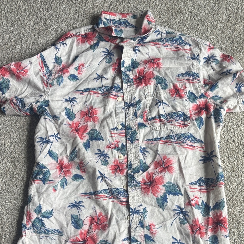 American Eagle Outfitters Floral Casual Shirt - Red and Blue